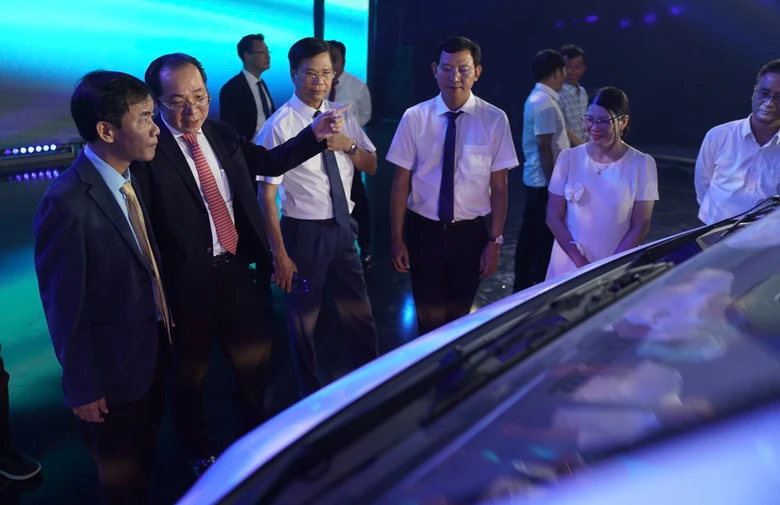 Xe minibus Kim Long X9 vừa ra mắt ở Huế c&oacute; g&igrave; đặc biệt?- Ảnh 1.