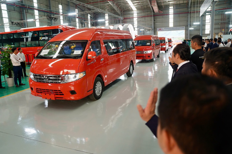 Xe minibus Kim Long X9 vừa ra mắt ở Huế c&oacute; g&igrave; đặc biệt?- Ảnh 4.