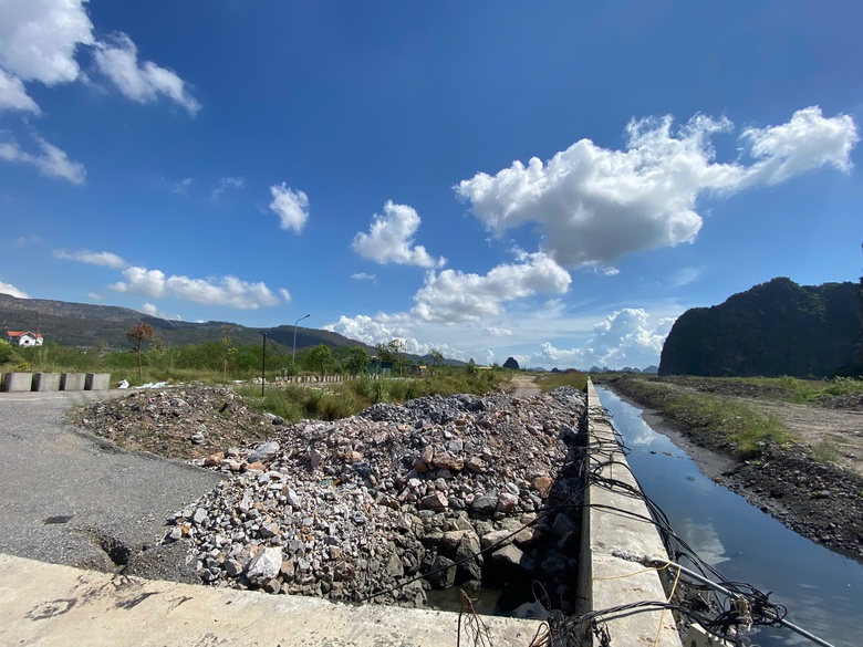 Vì sao dự án đường nối đường bao biển ở Quảng Ninh dừng thi công?- Ảnh 5. Vì sao dự án đường nối đường bao biển ở Quảng Ninh dừng thi công?- Ảnh 5.