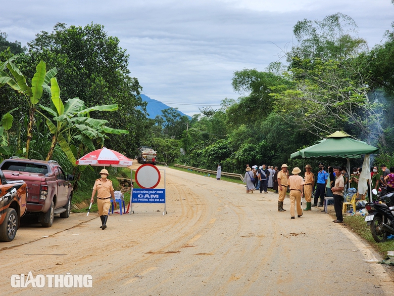 Sẵn s&agrave;ng th&ocirc;ng tuyến QL2 sau sự cố sạt lở tại H&agrave; Giang- Ảnh 3.