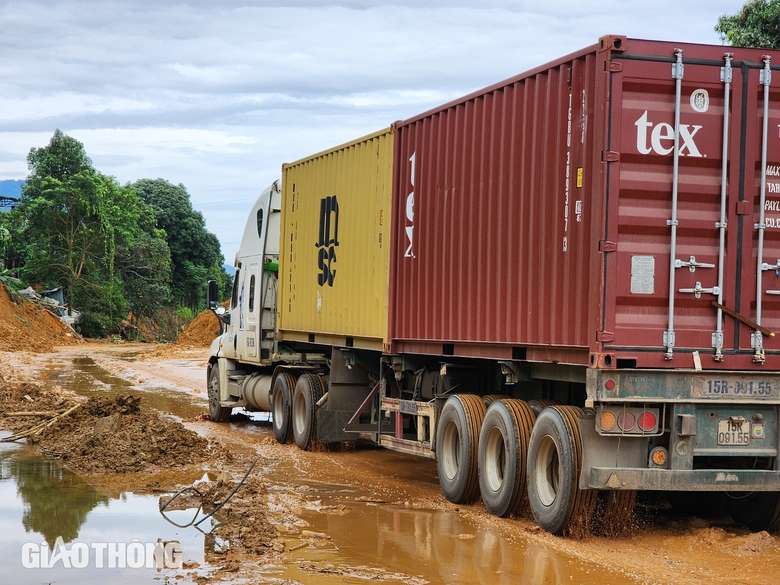 Th&ocirc;ng tuyến QL2 H&agrave; Giang sau 3 ng&agrave;y xảy ra sạt lở- Ảnh 5.
