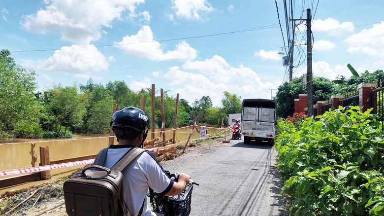 Đường sạt lở nghiêm trọng ở Đồng Tháp đã được xử lý đến đâu?- Ảnh 4. Đường sạt lở nghiêm trọng ở Đồng Tháp đã được xử lý đến đâu?- Ảnh 4.