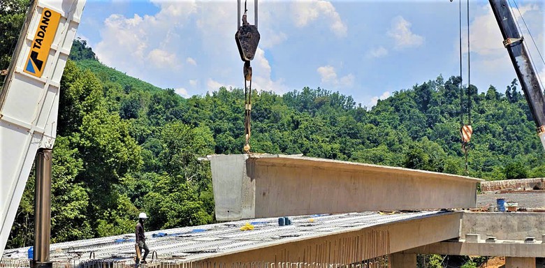 Hợp long cầu d&agrave;i nhất cao tốc V&acirc;n Phong - Nha Trang- Ảnh 8.