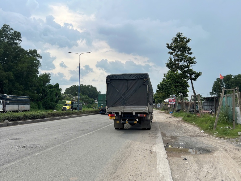 Tự ng&atilde; tr&ecirc;n đường đi đ&aacute;m cưới về, người đ&agrave;n &ocirc;ng bị xe tải c&aacute;n tử vong- Ảnh 2.