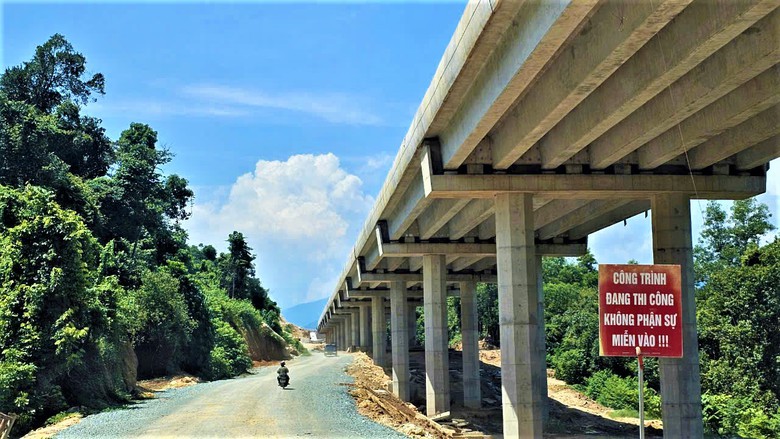 Hợp long cầu d&agrave;i nhất cao tốc V&acirc;n Phong - Nha Trang- Ảnh 3.