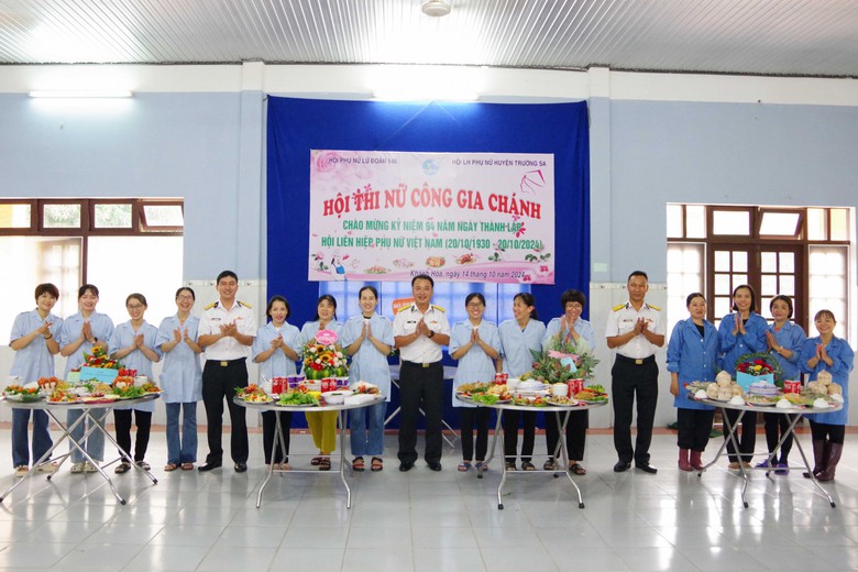 Ng&agrave;y Phụ nữ Việt Nam tr&ecirc;n quần đảo Trường Sa- Ảnh 4.