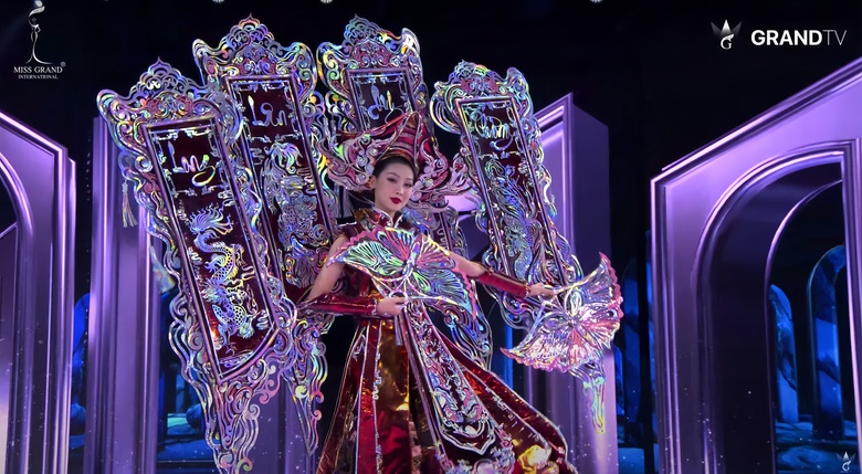 Hoa hậu Quế Anh tr&igrave;nh diễn trang phục d&acirc;n tộc tại Miss Grand International, v&agrave;o top 20- Ảnh 8.