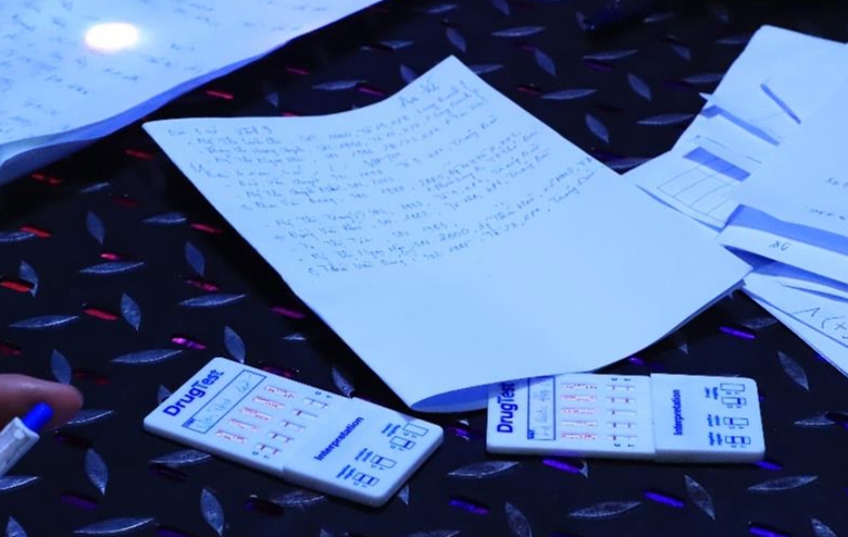 Cảnh s&aacute;t ph&aacute;t hiện nhiều người ph&ecirc; ma t&uacute;y tại h&agrave;ng loạt bar, club rạng s&aacute;ng 20/10- Ảnh 2.