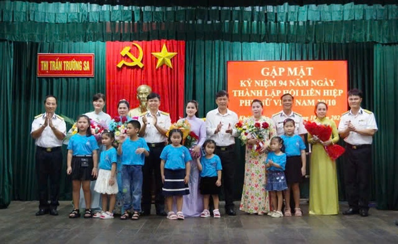 Ng&agrave;y Phụ nữ Việt Nam tr&ecirc;n quần đảo Trường Sa- Ảnh 1.