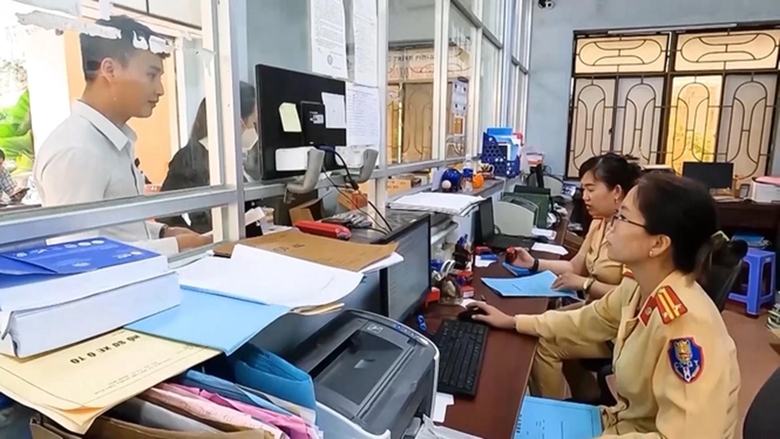 Đăng ký xe máy theo tạm trú, chuyển nơi khác cần làm gì?- Ảnh 1. Đăng ký xe máy theo tạm trú, chuyển nơi khác cần làm gì?- Ảnh 1.