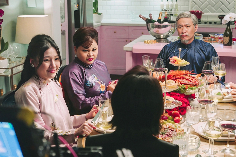 Diễn vi&ecirc;n Uyển &Acirc;n: &Aacute;p lực khi l&agrave; em g&aacute;i Trấn Th&agrave;nh - Ảnh 1.