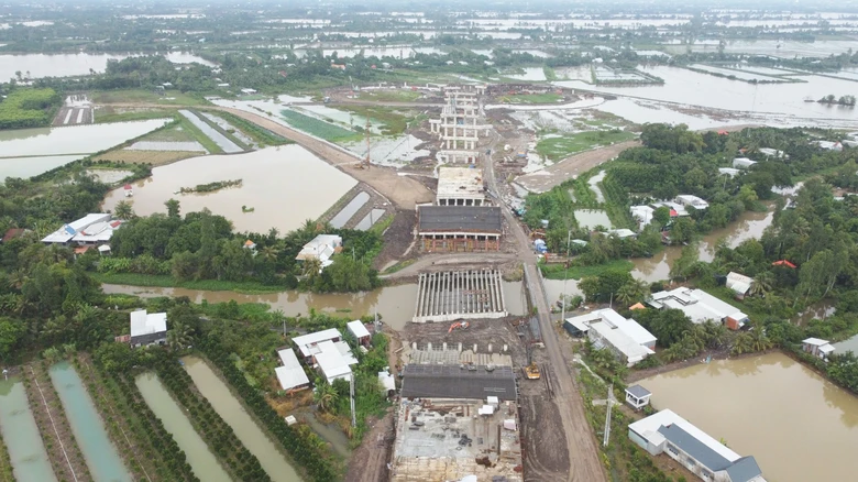 Đồng Th&aacute;p đẩy nhanh tiến độ thi c&ocirc;ng cao tốc Cao L&atilde;nh - An Hữu- Ảnh 2.
