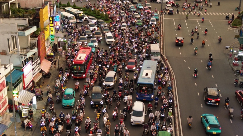 TP.HCM x&uacute;c tiến mở rộng trục H&agrave;ng Xanh - B&igrave;nh Triệu - QL13 để gỡ &ldquo;n&uacute;t thắt&rdquo; giao th&ocirc;ng- Ảnh 2.