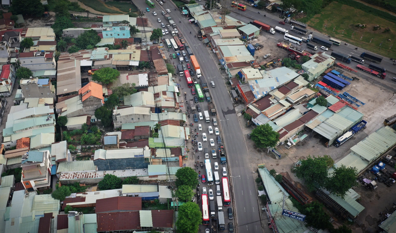 Các điểm hư hỏng nặng trên QL51 đã được sửa chữa đến đâu?- Ảnh 6. Các điểm hư hỏng nặng trên QL51 đã được sửa chữa đến đâu?- Ảnh 6.