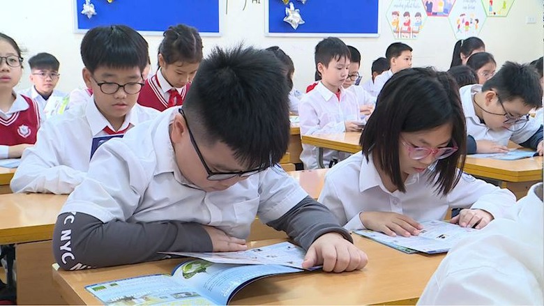 EVNHANOI tuy&ecirc;n truyền sử dụng điện an to&agrave;n tại c&aacute;c trường học- Ảnh 3.