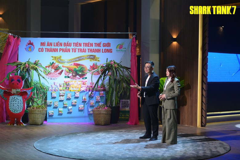 M&igrave; t&ocirc;m thanh long b&ugrave;ng nổ deal triệu đ&ocirc; tr&ecirc;n s&oacute;ng Shark Tank- Ảnh 4.