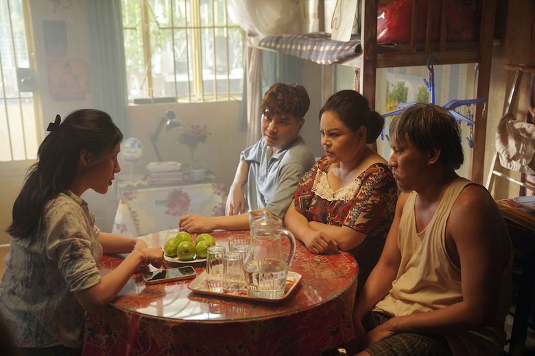 "C&ocirc; d&acirc;u h&agrave;o m&ocirc;n" bị TikToker quay l&eacute;n: Đạo diễn, nh&agrave; sản xuất n&oacute;i g&igrave;?- Ảnh 3.