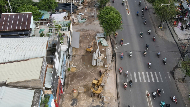 Khẩn trương t&aacute;i lập mặt bằng c&aacute;c g&oacute;i thầu di dời hạ tầng tuyến metro số 2- Ảnh 2.