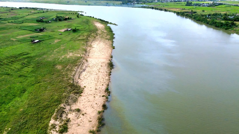 Bất thường trúng đấu giá gấp trăm lần khởi điểm- Ảnh 1. Bất thường trúng đấu giá gấp trăm lần khởi điểm- Ảnh 1.