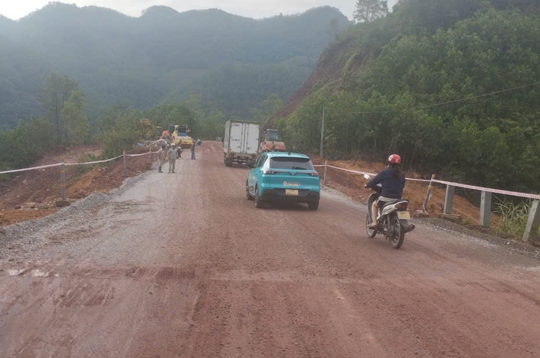 Đ&atilde; lưu th&ocirc;ng trở lại tuyến quốc lộ 18B ở Quảng Ninh- Ảnh 1.