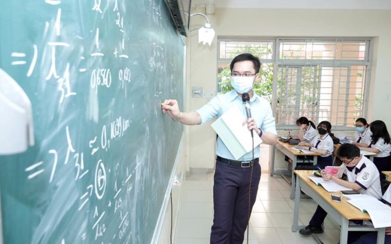 Bộ GD&ĐT bỏ đề xuất miễn giảm học ph&iacute; cho con gi&aacute;o vi&ecirc;n