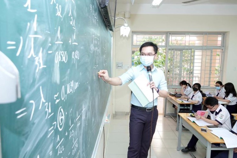 Bộ GD&ĐT bỏ đề xuất miễn giảm học ph&iacute; cho con gi&aacute;o vi&ecirc;n- Ảnh 1.