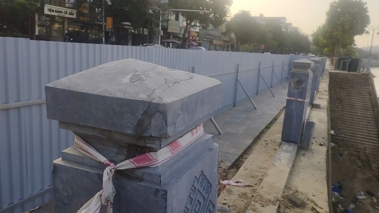 V&igrave; sao lan can đ&aacute; tiền tỷ ở L&agrave;o Cai hư hỏng nặng sau mưa b&atilde;o?- Ảnh 3.