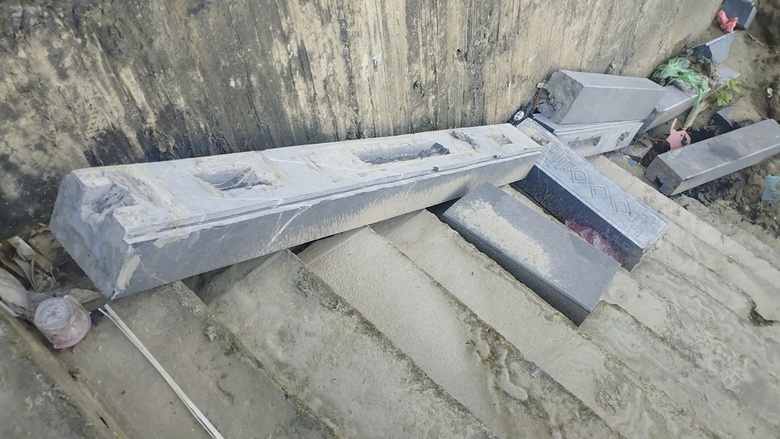 V&igrave; sao lan can đ&aacute; tiền tỷ ở L&agrave;o Cai hư hỏng nặng sau mưa b&atilde;o?- Ảnh 8.