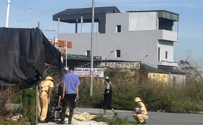 Bắc Giang: Hai xe m&aacute;y va chạm mạnh giữa ng&atilde; tư, 2 người thương vong- Ảnh 1.