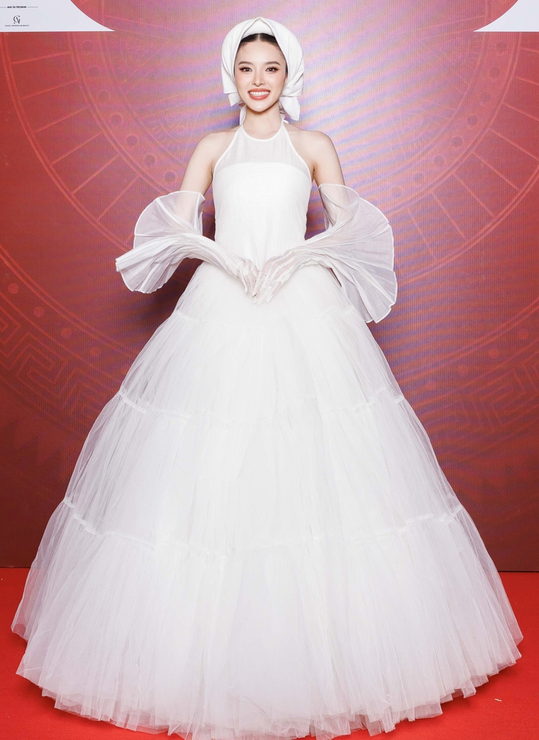 Dàn mỹ nhân thả dáng trên thảm đỏ Hoa hậu Quốc gia Việt Nam 2024- Ảnh 5. Dàn mỹ nhân thả dáng trên thảm đỏ Hoa hậu Quốc gia Việt Nam 2024- Ảnh 5.