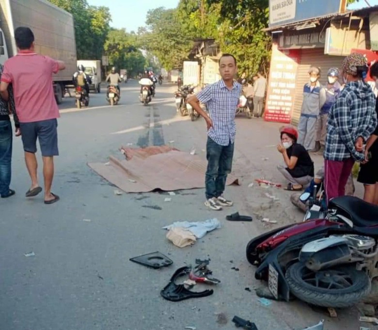 Tr&ecirc;n đường đi l&agrave;m, người phụ nữ bị xe đầu k&eacute;o c&aacute;n tử vong- Ảnh 1.