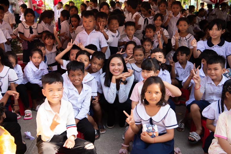 Hoa hậu H&rsquo;Hen Ni&ecirc; về An Giang kh&aacute;nh th&agrave;nh 2 thư viện th&acirc;n thiện- Ảnh 6.