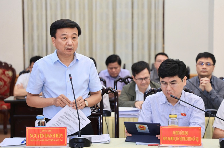 Đo&agrave;n c&ocirc;ng t&aacute;c Quốc hội khảo s&aacute;t thực tế dự &aacute;n đường sắt tốc độ cao Bắc - Nam- Ảnh 2.