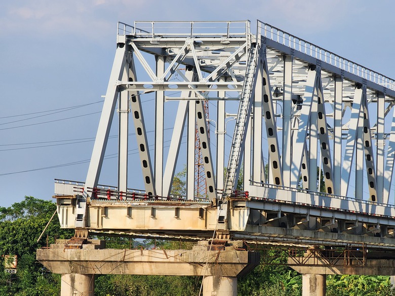 Chi gần 8,5 tỷ đồng th&aacute;o dỡ phần c&ograve;n lại của cầu Phong Ch&acirc;u trong 45 ng&agrave;y- Ảnh 1.