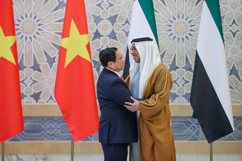 UAE bắn 21 ph&aacute;t đại b&aacute;c ch&agrave;o đ&oacute;n Thủ tướng Phạm Minh Ch&iacute;nh- Ảnh 8.