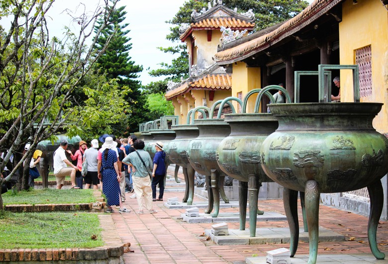 Kh&aacute;m ph&aacute; 8 di sản thế giới tr&ecirc;n v&ugrave;ng đất Cố đ&ocirc; Huế- Ảnh 1.