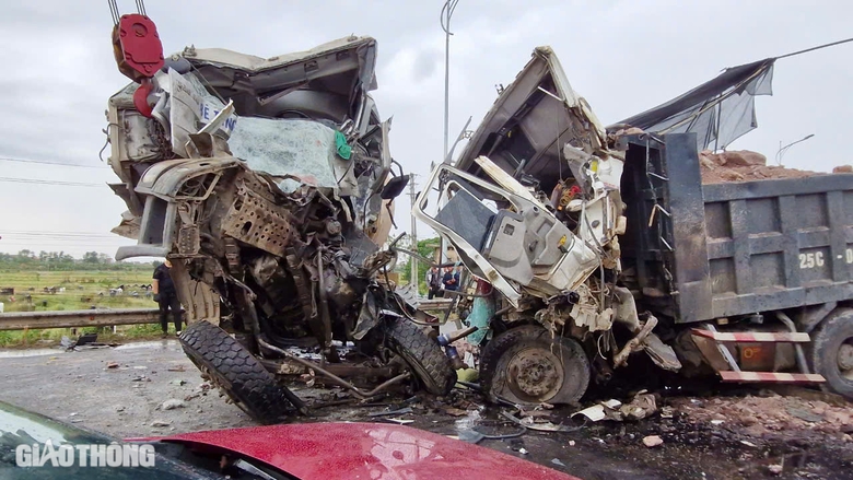 Hiện trường vụ tai nạn li&ecirc;n ho&agrave;n, 6 phương tiện d&iacute;nh chặt nhau ở Bắc Ninh- Ảnh 3.