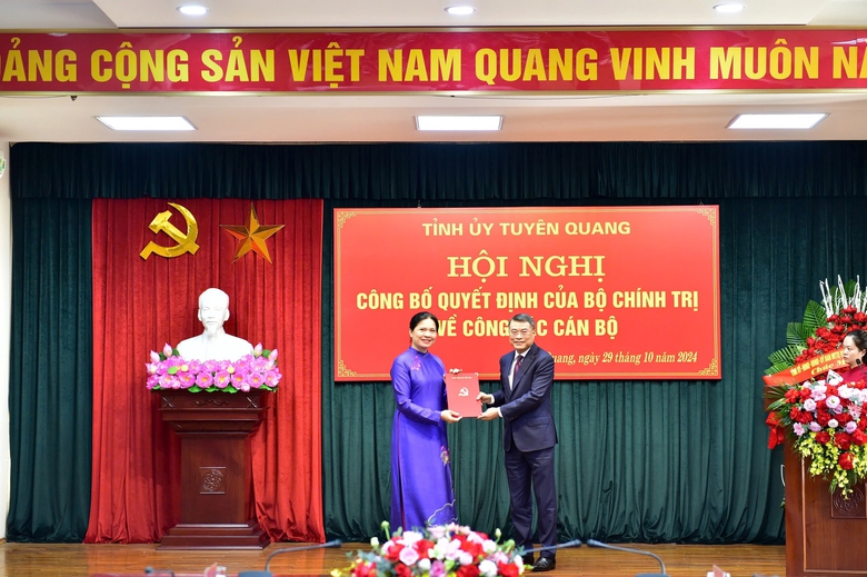 Chủ tịch Hội LHPN Việt Nam l&agrave;m B&iacute; thư Tỉnh ủy Tuy&ecirc;n Quang- Ảnh 1.