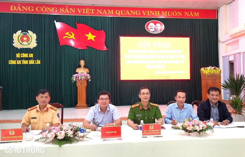 C&ocirc;ng an Đắk Lắk t&igrave;m giải ph&aacute;p k&eacute;o giảm tai nạn giao th&ocirc;ng bền vững- Ảnh 1.