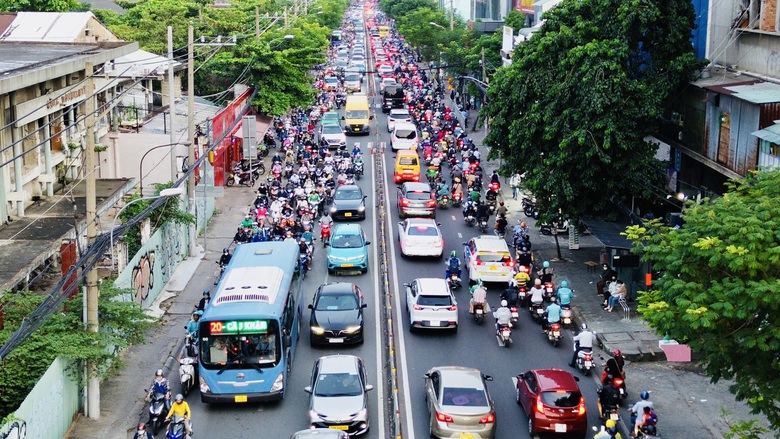 TP.HCM: Đề xuất gần 3.000 tỷ đồng mở rộng đường Nguyễn Tất Th&agrave;nh v&agrave; x&acirc;y cầu T&acirc;n Thuận 1- Ảnh 1.