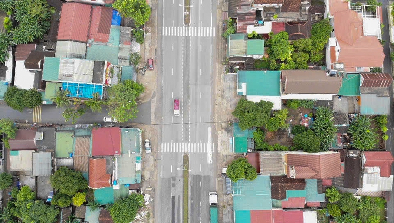 Nghệ An: Bất cập giao th&ocirc;ng ở ng&atilde; ba chợ Sy Nam tr&ecirc;n QL1, tai nạn r&igrave;nh rập người đi đường- Ảnh 5.