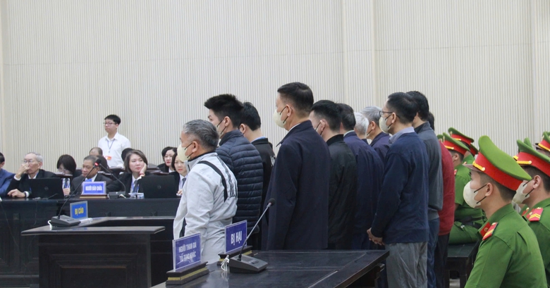 Xét xử nguyên lãnh đạo tỉnh Bắc Ninh: Doanh nghiệp có hồ sơ dự án trước khi mời thầu- Ảnh 2. Xét xử nguyên lãnh đạo tỉnh Bắc Ninh: Doanh nghiệp có hồ sơ dự án trước khi mời thầu- Ảnh 2.