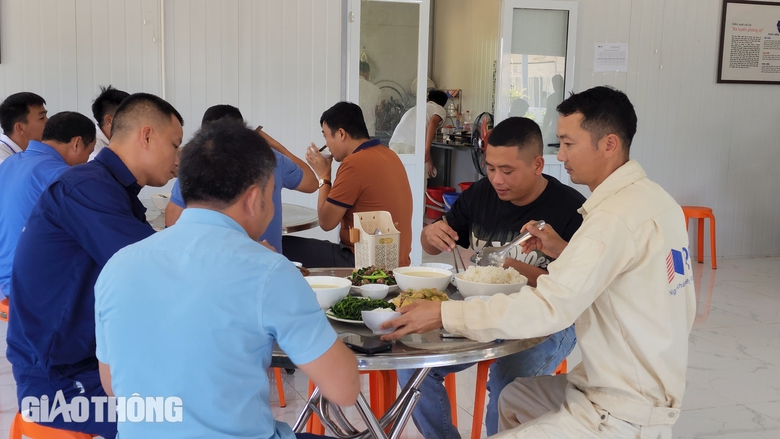 Tranh thủ thời tiết thuận lợi thi c&ocirc;ng cao tốc Tuy&ecirc;n Quang - H&agrave; Giang- Ảnh 2.