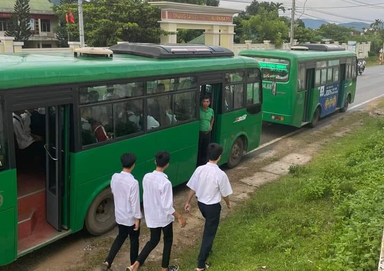 Tuyến xe bu&yacute;t chuy&ecirc;n chở học sinh miền n&uacute;i đầu ti&ecirc;n của tỉnh Quảng Ng&atilde;i- Ảnh 3.