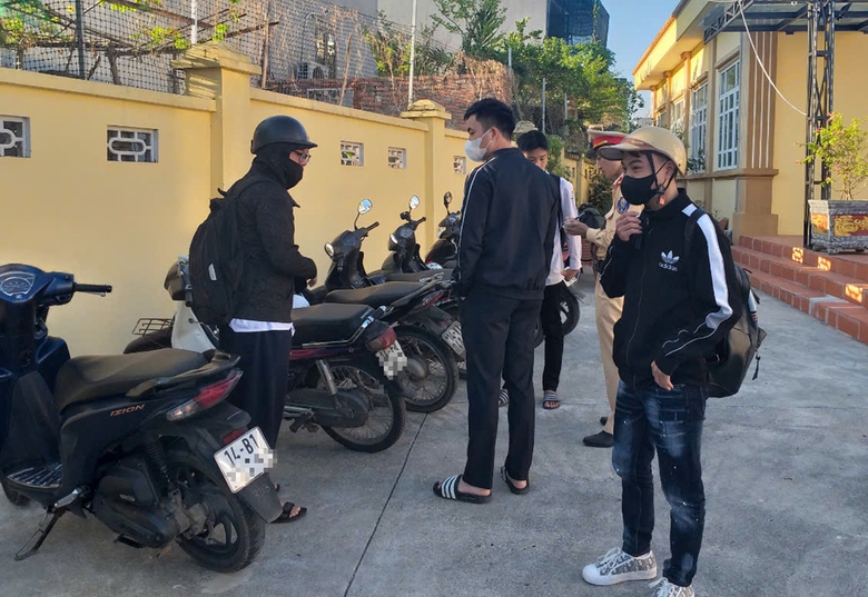 Thương con đ&uacute;ng c&aacute;ch, ngăn tai nạn- Ảnh 1.