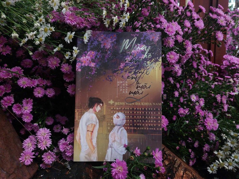 V&igrave; sao "M&ugrave;a h&egrave; năm ấy b&ecirc;n em l&agrave; m&atilde;i m&atilde;i&rdquo; chạm đến tr&aacute;i tim người đọc?- Ảnh 1.