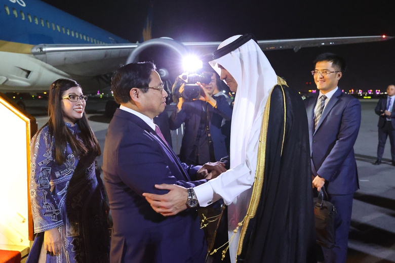 Thủ tướng Phạm Minh Ch&iacute;nh bắt đầu thăm ch&iacute;nh thức Qatar- Ảnh 2.