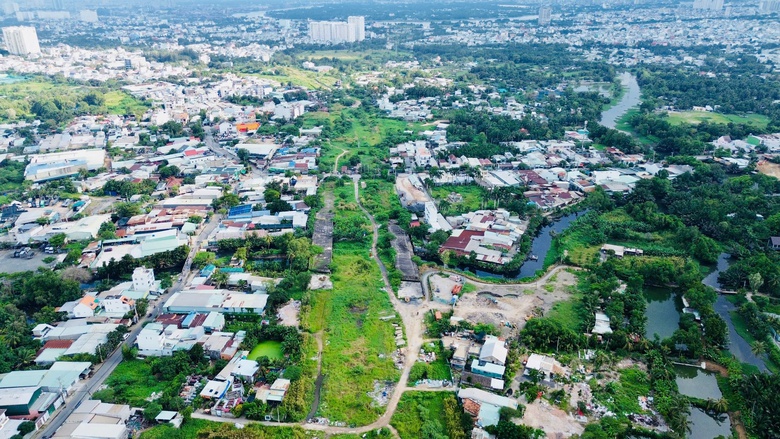 TP.HCM chạy đua giải phóng mặt bằng, chuẩn bị khởi công Vành đai 2 vào cuối năm 2025- Ảnh 2. TP.HCM chạy đua giải phóng mặt bằng, chuẩn bị khởi công Vành đai 2 vào cuối năm 2025- Ảnh 2.