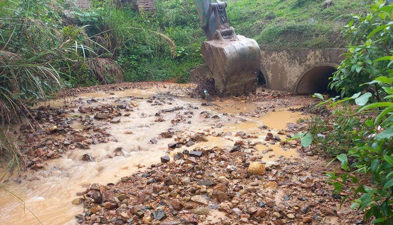 Khắc phục sạt lở đường Hồ Ch&iacute; Minh v&agrave; đường Trường Sơn Đ&ocirc;ng qua Kon Tum- Ảnh 9.