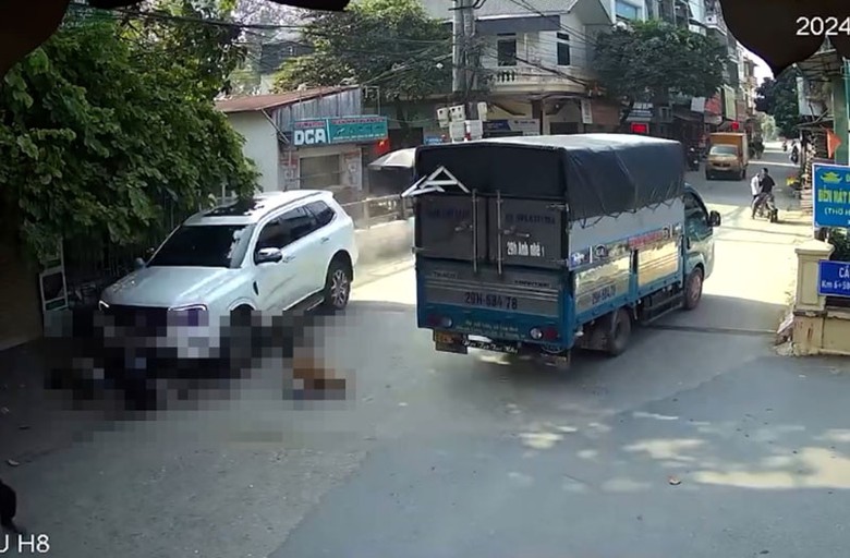 Camera ghi lại hình ảnh vụ tai nạn nghiêm trọng ở Hà Nội. Camera ghi lại hình ảnh vụ tai nạn nghiêm trọng ở Hà Nội.